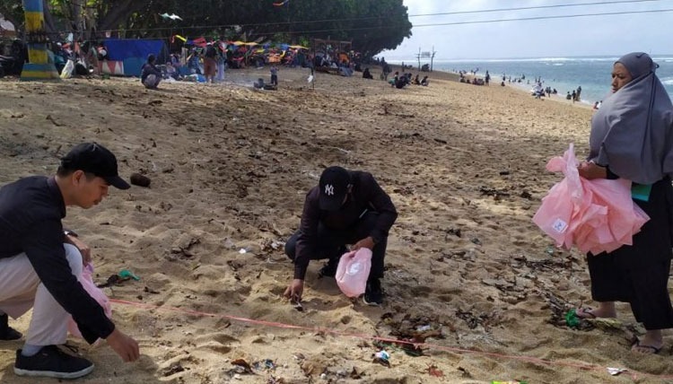 Inovasi Hijau: Penelitian Ungkap Strategi Efektif Pengelolaan Sampah di Pantai Balekambang
