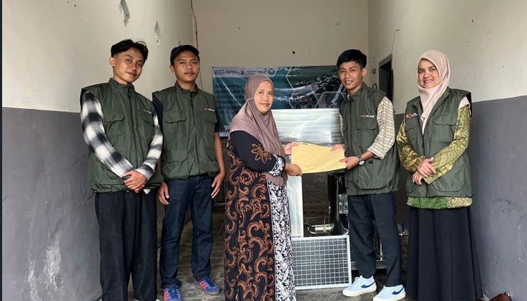 Inovasi Teknologi Pasturisasi Susu Tenaga Surya, Inovasi Mahasiswa UNISMA Malang untuk Warga Desa Ngembal